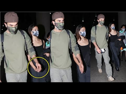 Bollywood Perfect Couple Alia Bhatt And Ranbir Kapoor Holding Hands Arrive Back From New Year Trip