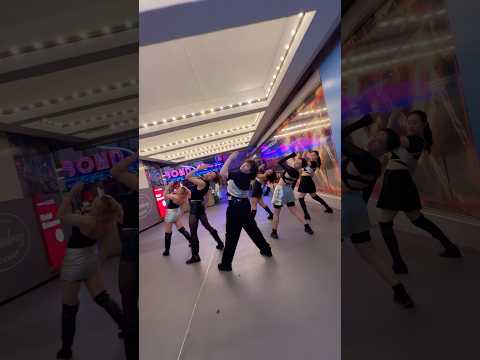 Got me moving like a metronome @izna_offcl  #izna #이즈나 #metronome #metronomechallenge #kpopdance