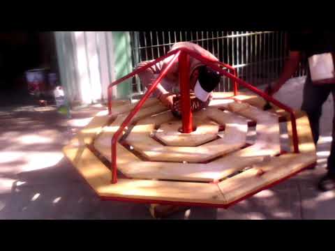 Video: Cómo Hacer Un Carrusel Para Un Parque Infantil Con Tus Propias Manos