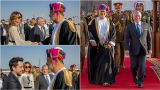 السلطان هيثم في مقدمة مستقبلي جلالة الملك عبدالله الثاني ملك الأردن 🇴🇲🇯🇴