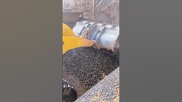Use the bucket to clean the stone process- Good tools and machinery make work easy