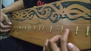 cara belajar memainkan alat musik Sape dengan instrumen (datun julud) bang # jeri gamit