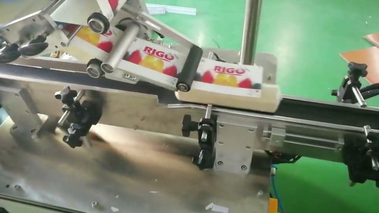 Automatic heat shrink wrap labeling machine, customized, garbage bag, roller