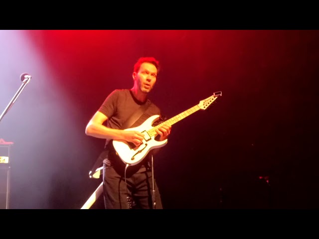 Paul Gilbert - Amazing solo in Taiwan 2017 class=