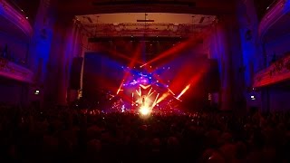 Video thumbnail of "Simple Minds - Sanctify Yourself - Live in Edinburgh - 2015"