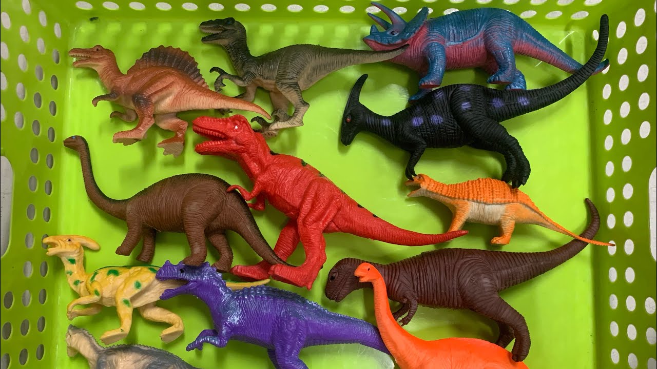 ASMR Tapping: Review Satisfying Dinosaur & Animal Toys 🦖🦒