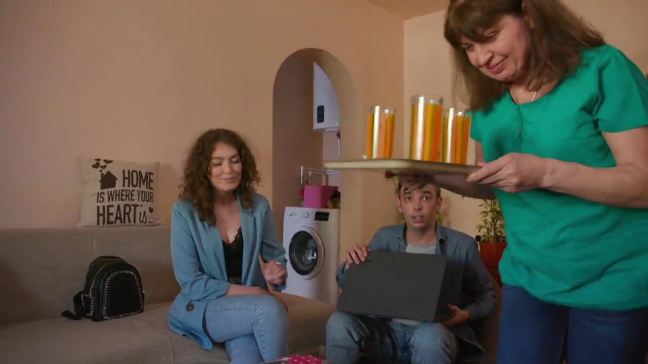 Episodul 22 | Povești de Familie: Iubitul Larei devine obsedat de ea! Ordinul de restrictie REFUZAT!