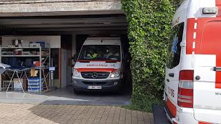 Ambulance Rode Kruis Oudenburgjabbeke Vertrekt Op Standplaats I.o.v. Nc112