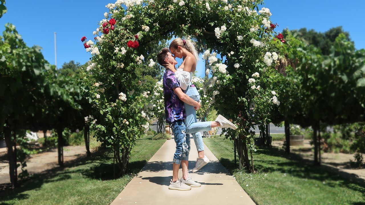 WE'RE GETTING MARRIED!!!