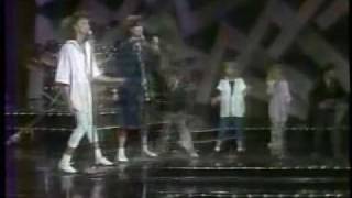 Timbiriche Entrevista 1986 en Siempre En Domingo - No Seas Tan Cruel - Soy Un Desastre