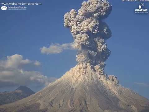 Volcán de Colima. Impresionante explosión del 3 febrero 2017 vista desde la Laguna de Carrizalillo