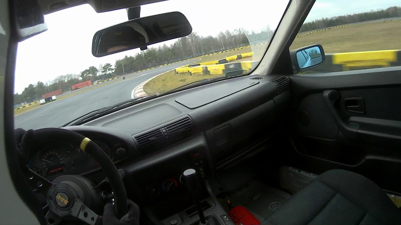 Przemysław Soliński BMW E35 318ti na I Superoes 2020 (01