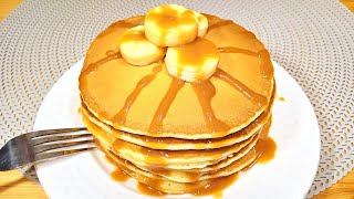 Recette facile des pancakes moelleux. pancakes à la banane sauce caramel, un délice