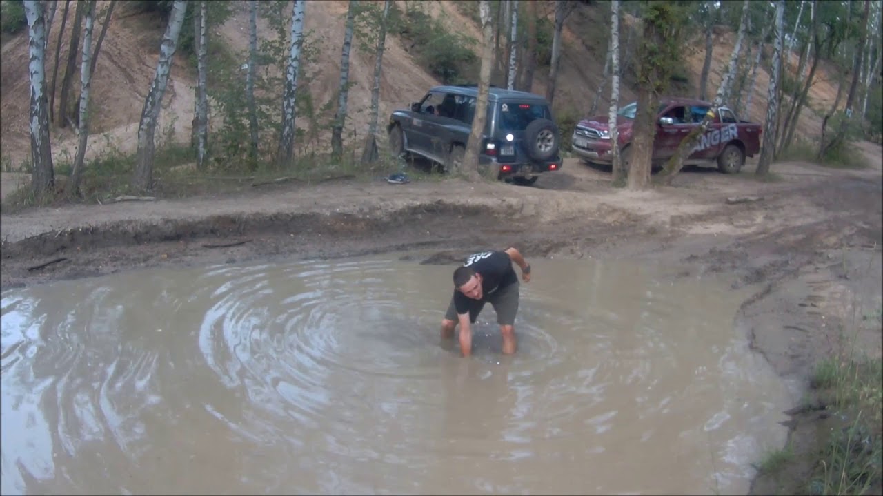 Milovice jen tak v blátě Jeep Weekend relax