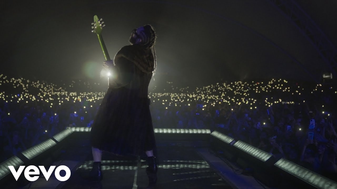 Jay de la Cueva - Crónica 