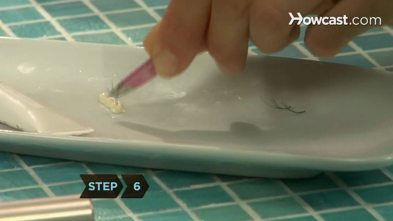 How to Apply Individual False Eyelashes - YouTube