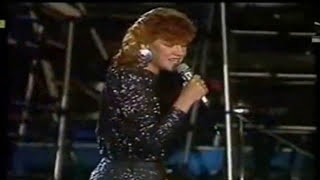 Video thumbnail of "HALINA FRĄCKOWIAK  -  DANCING QUEEN    - OPOLE '87"