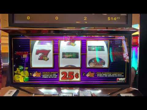 Easiest way to use freeplay 😂 #choctaw #casino #freeplay #slotmachine #jackpot #slots #slotwin