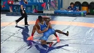 Medalla de plata para Carlos Adames en Lucha Greco Romana