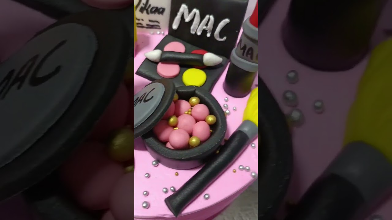 makeup kit cake design