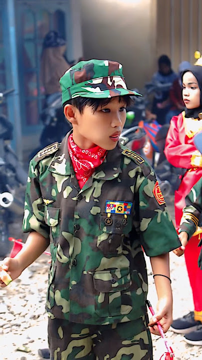Download lagu Faruk is handsome and doesn't he wear army uniform, gays? Comment #aldofitmandira #faruk ...