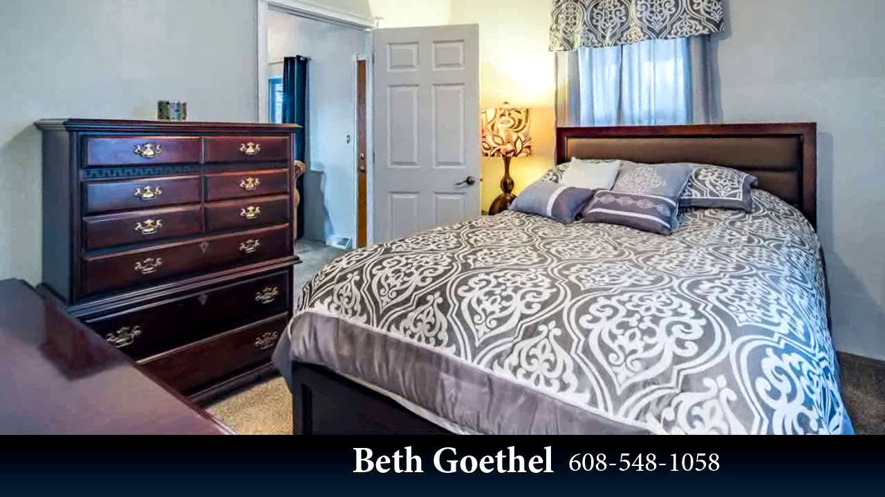 508 8th St, Baraboo, WI 53913-0719