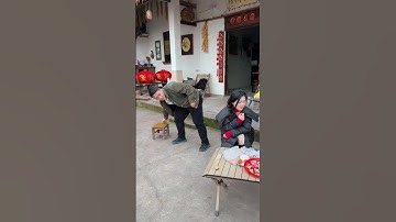 Who is it? If you have courage, come out! #Original video #Funny