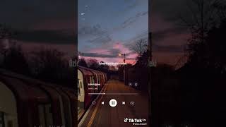 - Kördüğüm.......özlemiş Ikimizi Bu Şehirin Içindeki Koca Caddeler