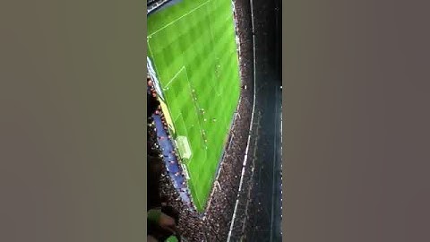 Messi schießt Elfmeter