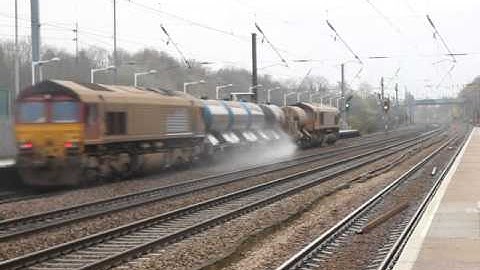DB Schenker Class 66s on RHTT Through Hitchin