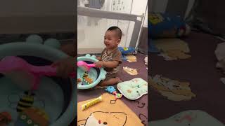 Sau 3 ngày nằm viện, về nhà em thoải mái hơn. Yêu con - 12m15d