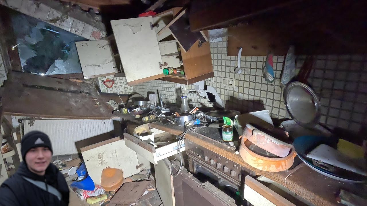 Sehr Altes Bauernhaus mit Scheune/Lost Place