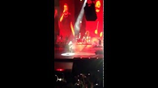 Details Wing$ - Macklemore & Ryan Lewis (Assago Forum Milan - April 4th 2016) Guide