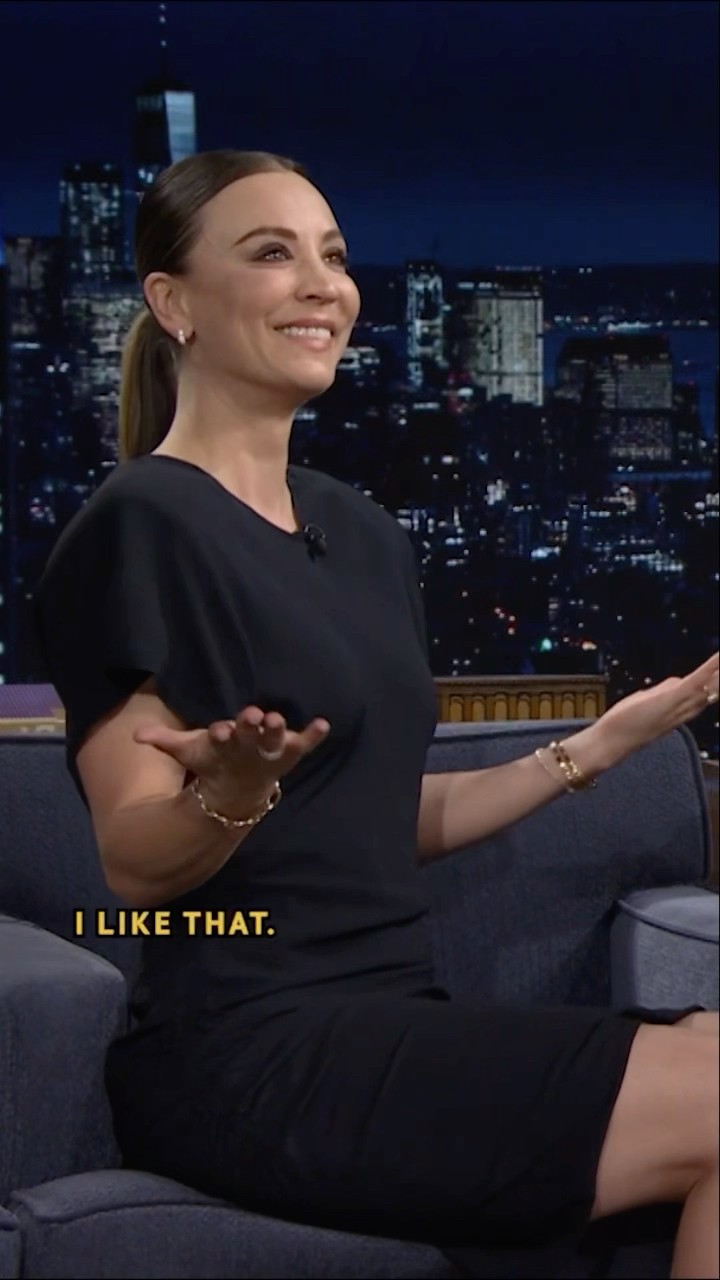 #KaleyCuoco loves football now! ? #FallonTonight #JimmyFallon #NFL