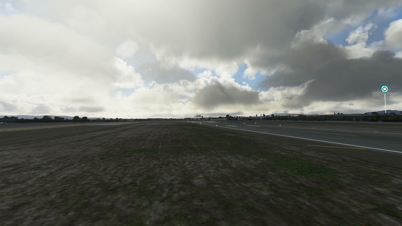 Landing at KBUR(Hollywood Burbank Airport) Runway 8L - CRJ700|FS2020