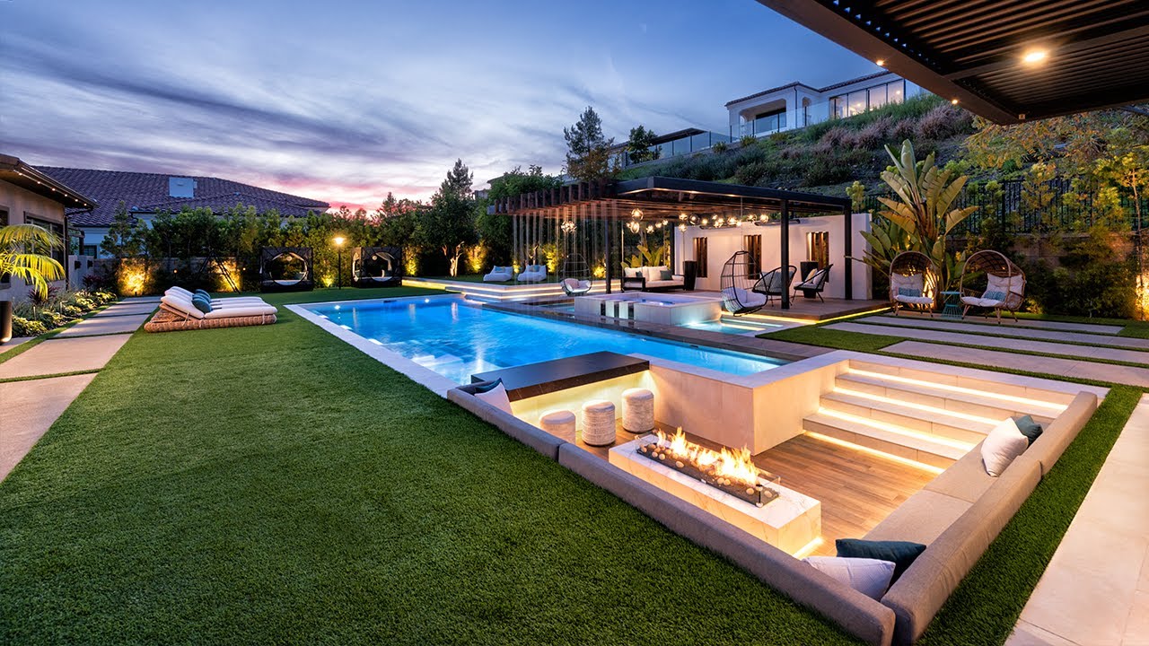 16 Luxury Backyard Upgrades That Are Worth The Splurge - Renovation Of Rear-Yard Luxury Pours Segment Unique