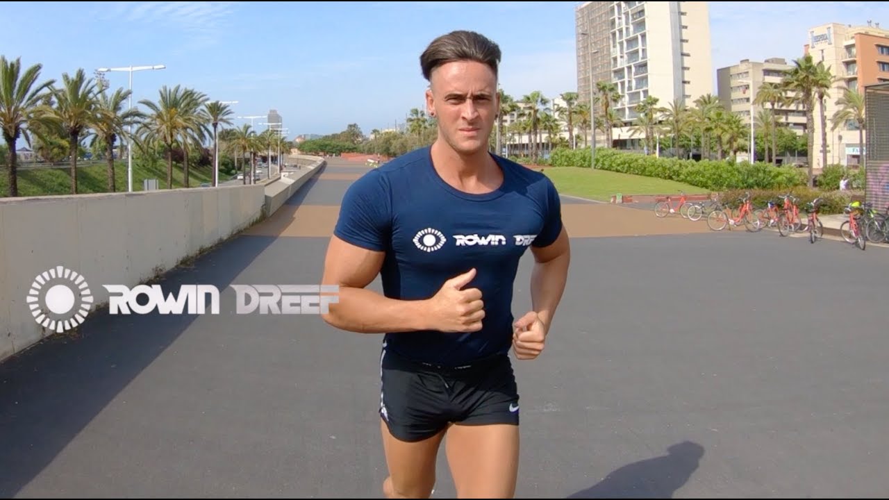 Bodybuilder running and cardio in Barcelona - YouTube