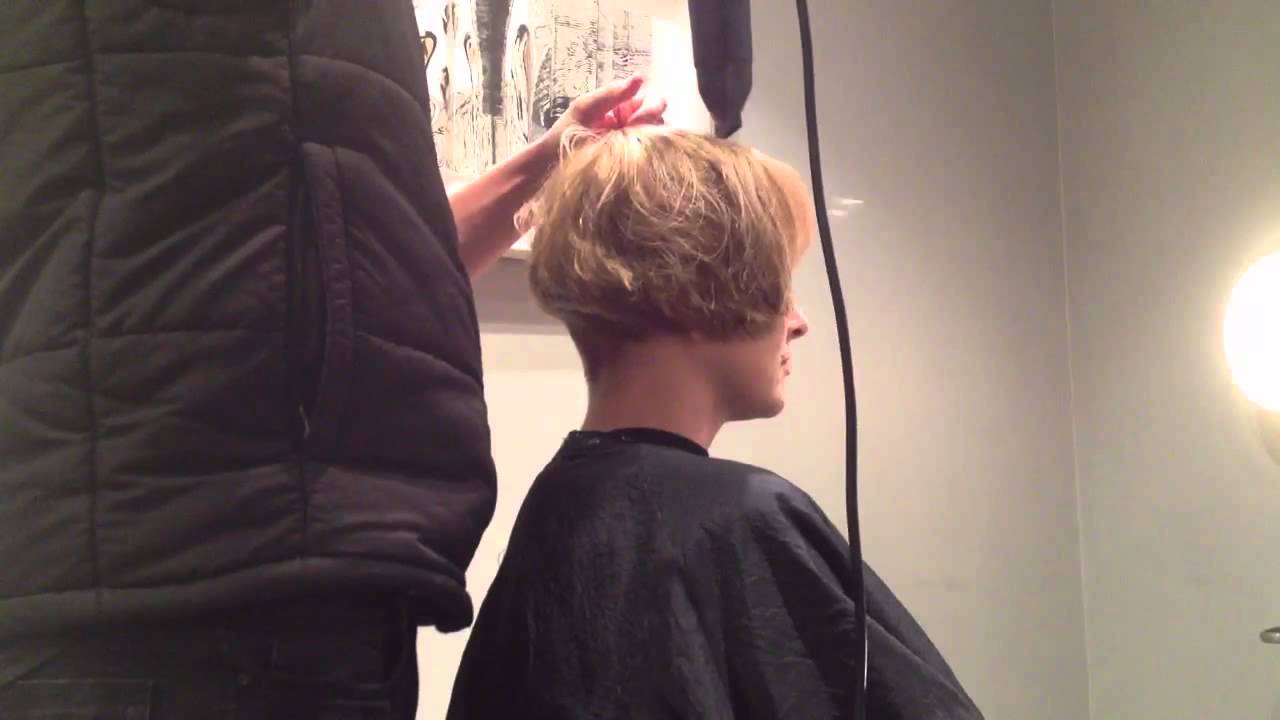 Adam Ciaccia - Short graduated bob part 3 - YouTube