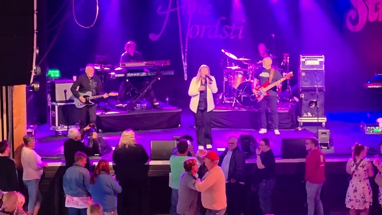 Lykkeliten med Anne Nørdsti på Lavvotunet Dokka Camping Dansnytt Jan Tore Eriksen