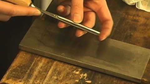 Sharpening a v-chisel (or Parting tool)