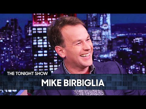 Video: Mike Birbiglia Neto vrijednost: Wiki, oženjen, obitelj, vjenčanje, plaća, braća i sestre