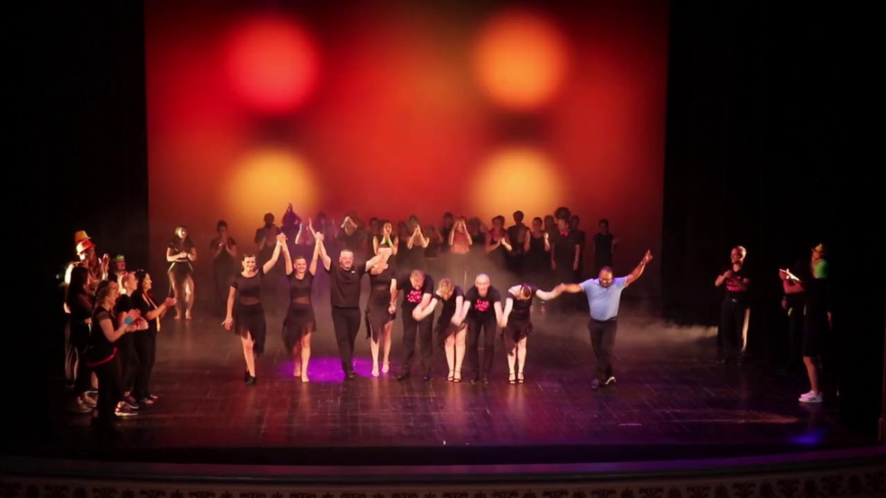 Final du Spectacle - YouTube