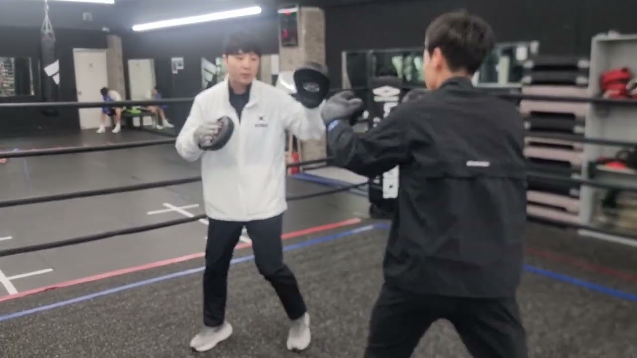 왼손가드 정위치, 위아래 아래 하체 더 앉아