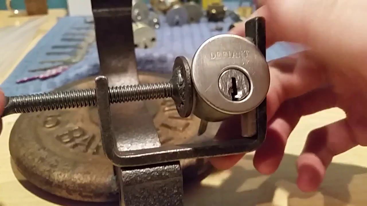 Picking And Gutting A Defiant Lock Youtube
