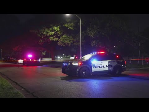 Teen killed, another injured in southeast Houston park shooting - YouTube