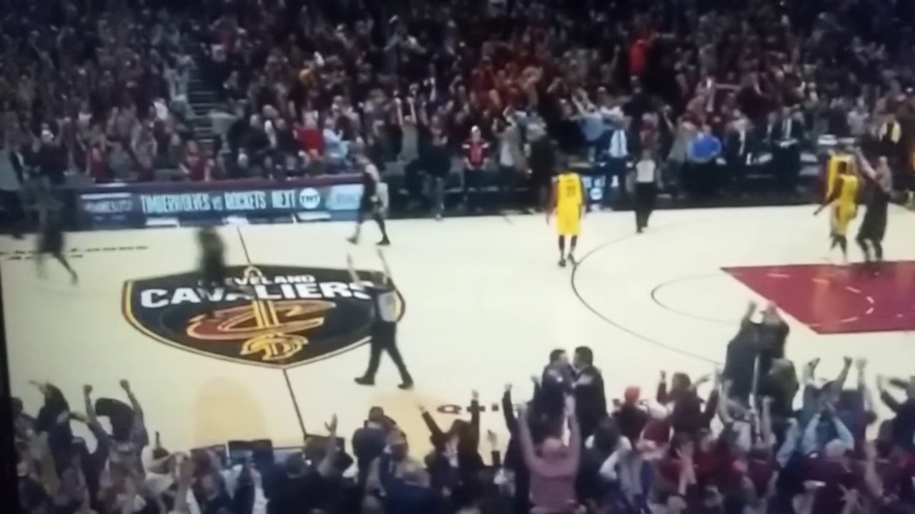 LeBron James buzzer beater to win the game against Pacers - YouTube