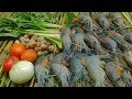 Yummy Shrimp Soup | Cooking Tom Yum Shrimp In The Forest
