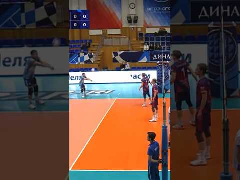 Попал в площадку?😂#волейбол#sport#volleyball#либеро#удар#рекомендации#разминка#спорт#спортзал#зож