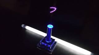 AWESOME Tesla coil!!!