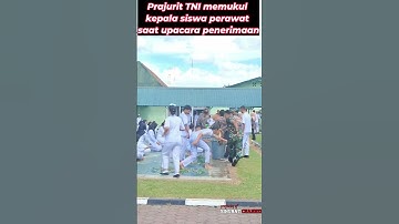 Momen Kocak! Kakak TNI Iseng ke Adiknya yang Siswa Perawat Saat Upacara Penerimaan! 😂🎖️" #shortvideo